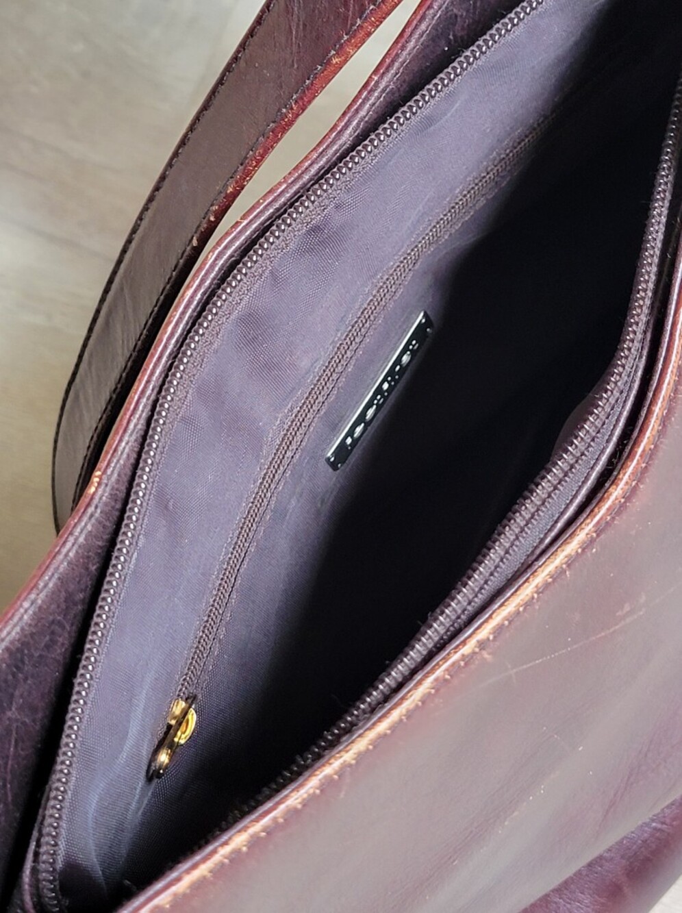 Vintage Feet First Oxblood Genuine Leather Shoulder Bag - Picture 8 of 10